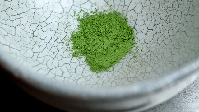 京都産抹茶を贅沢に使用。